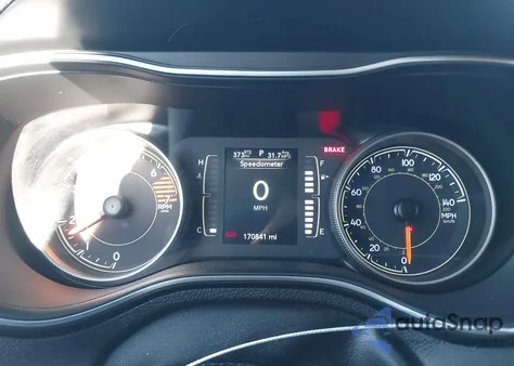 2019 Jeep Cherokee Latitude 4X4 from USA, damaged, VIN 1C4PJMCB7KD464754